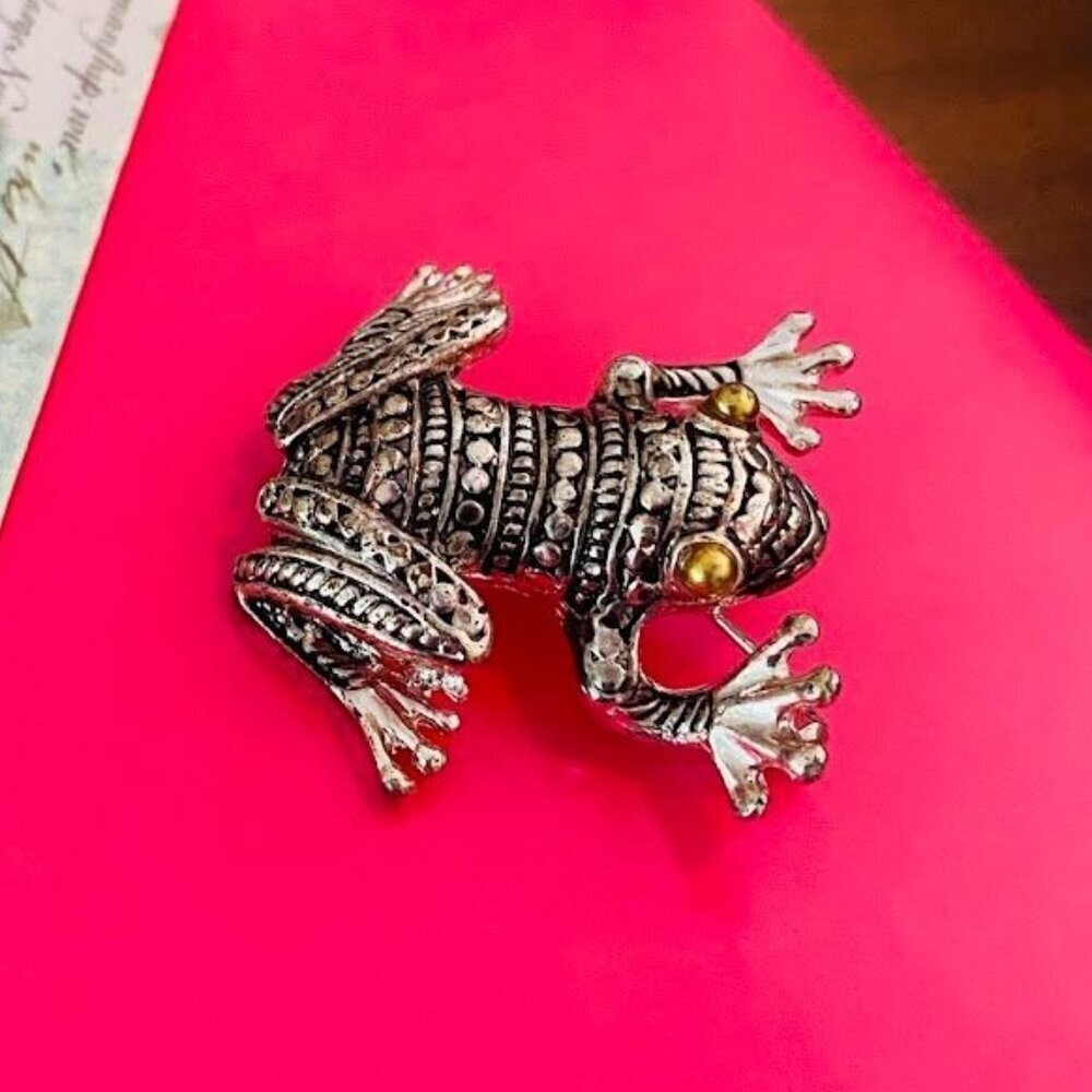 Vintage Silver Tone Dot Design Small Frog Brooch - Picture 6 of 8